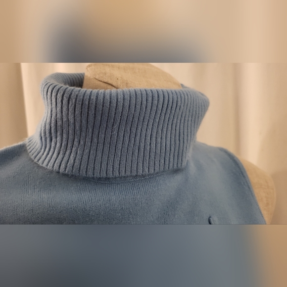 R.Q.T Blue Turtle Neck Sleeveless Sweater.Size M.Snowflake  . - Picture 5 of 6
